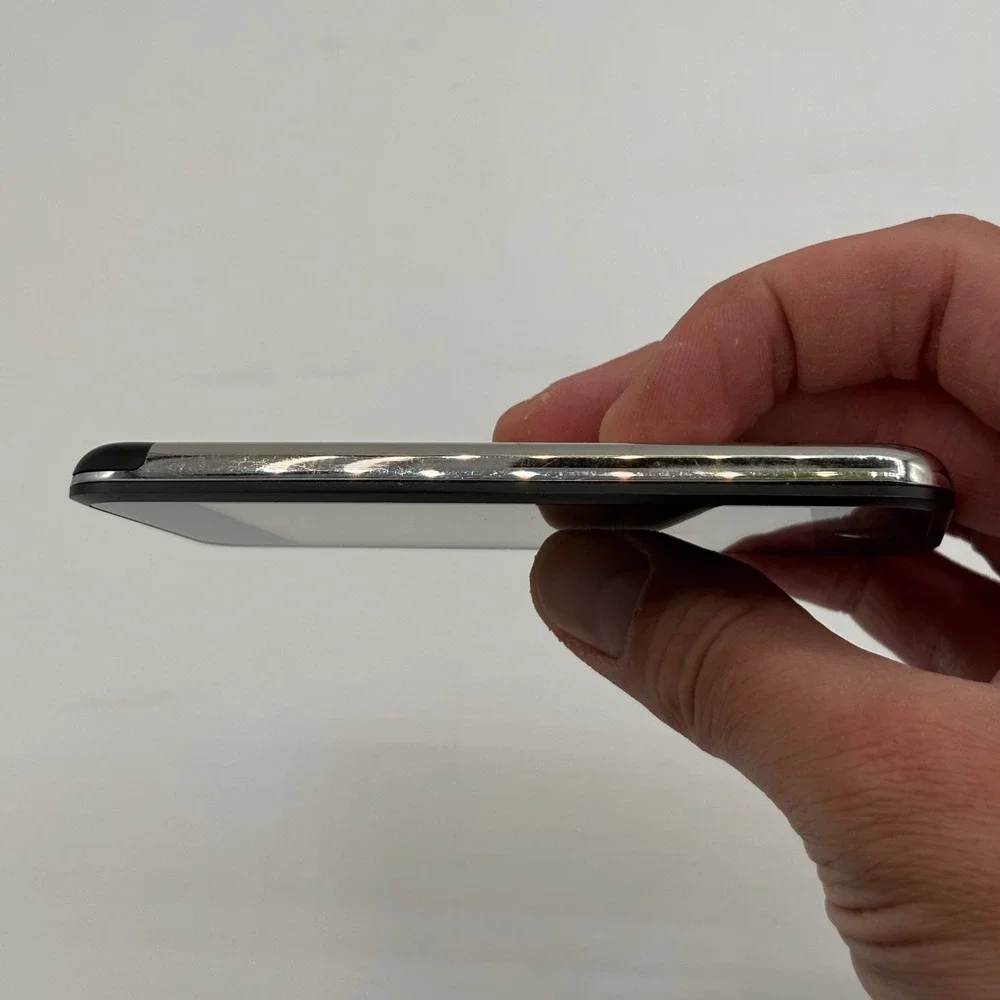 Apple iPod Touch 1st Generation 16GB Black Silver‎ Model A1213 NEEDS BATTERY